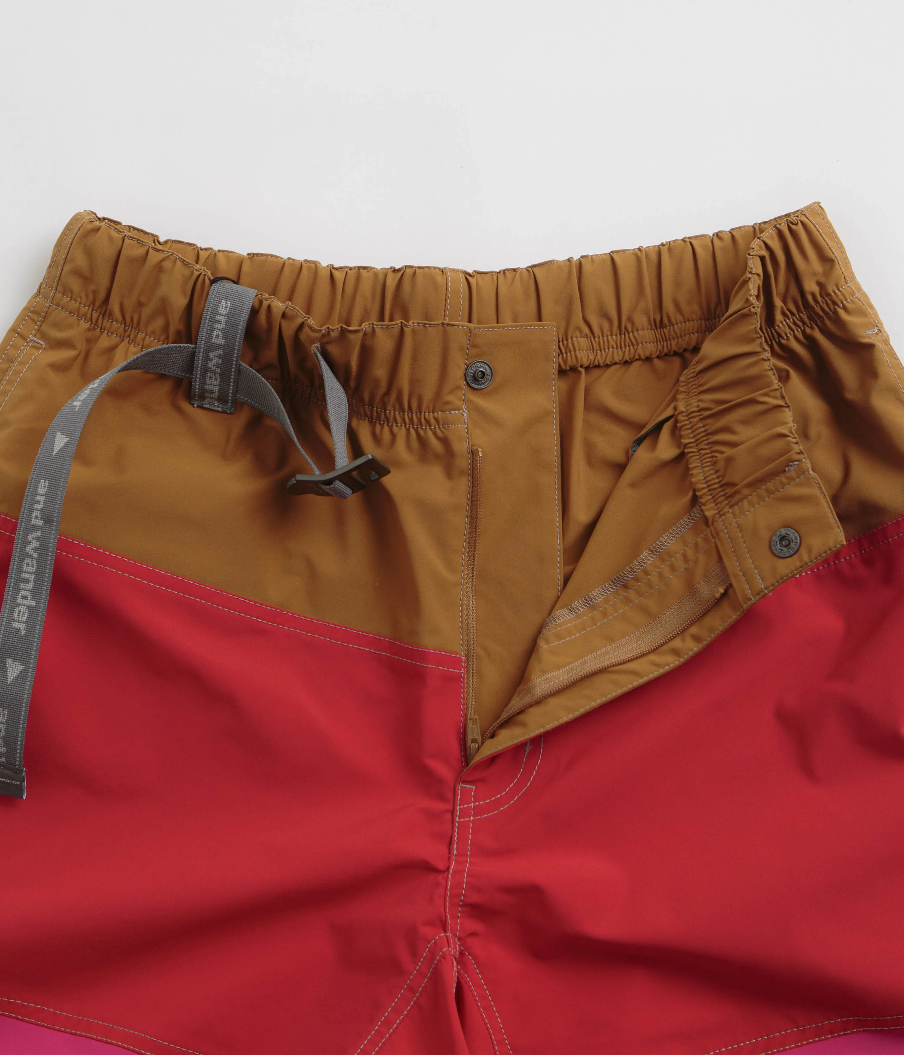 and wander Wave Shorts - Red