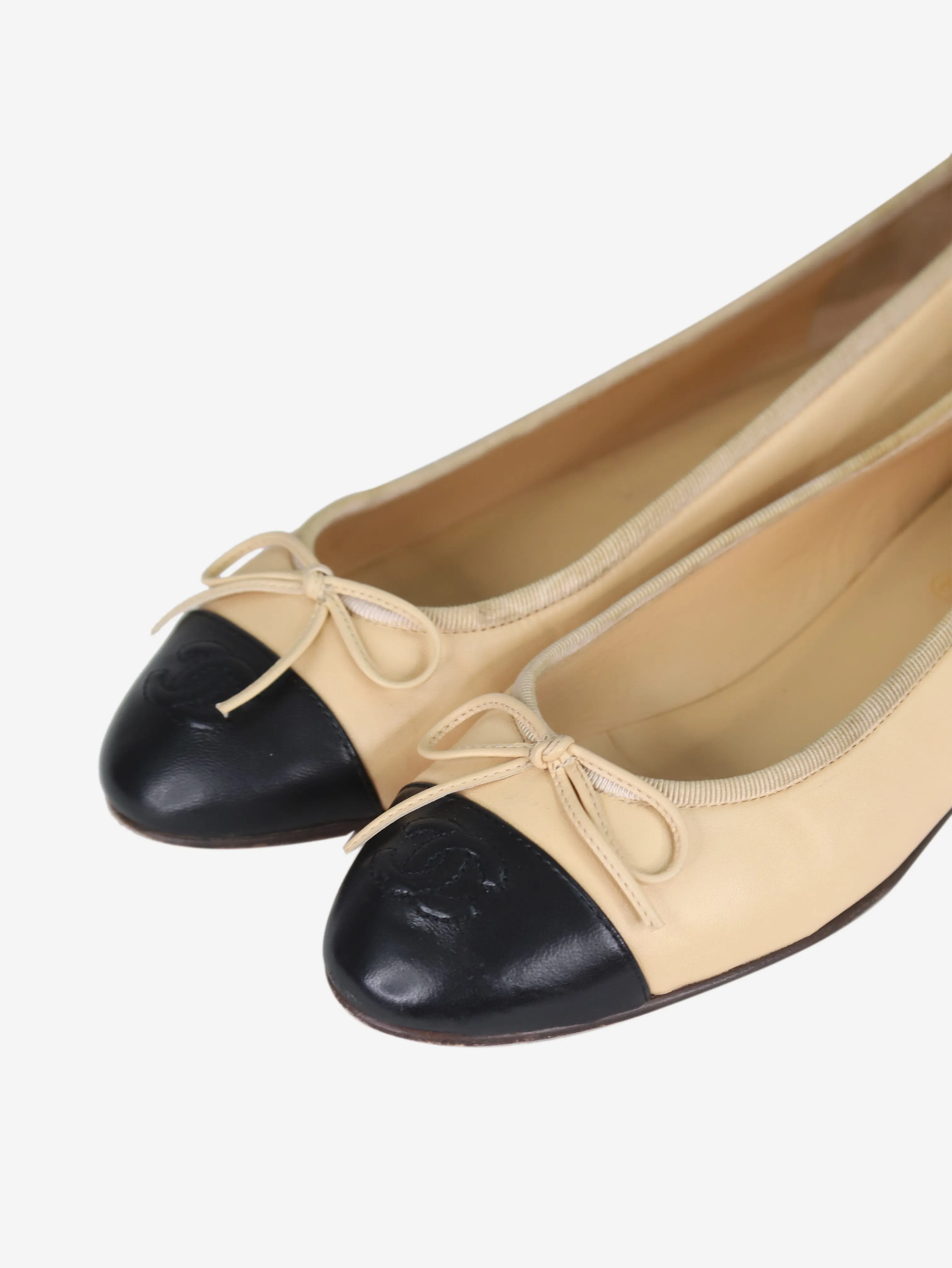 Beige and black ballet flats - size EU 37 (UK 4)