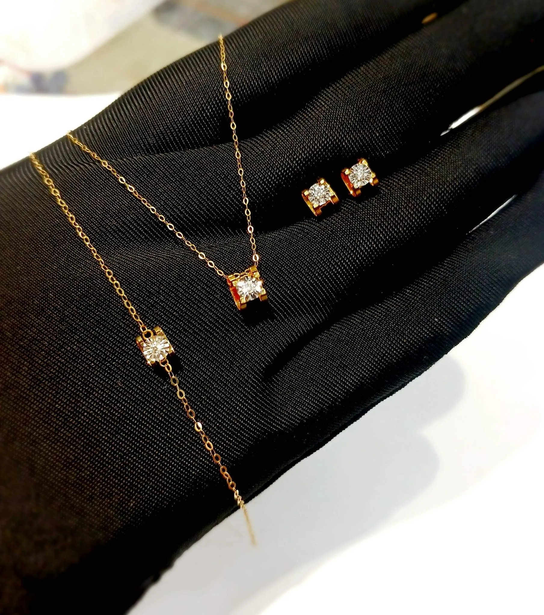 Diamond Stud Jewelry Set with Enlarger 18K Gold